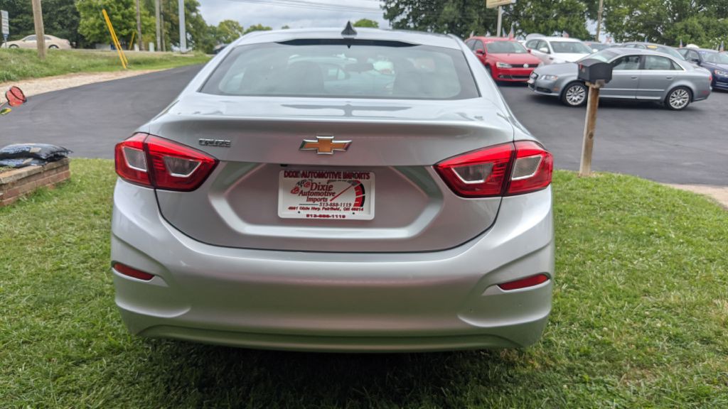 2018 Chevrolet Cruze Image 4