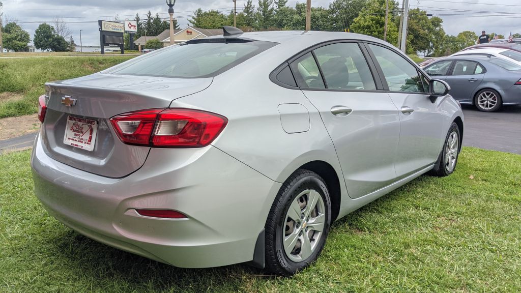 2018 Chevrolet Cruze Image 5