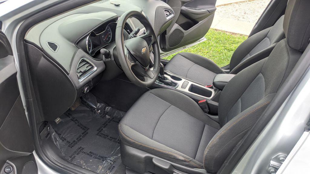 2018 Chevrolet Cruze Image 13