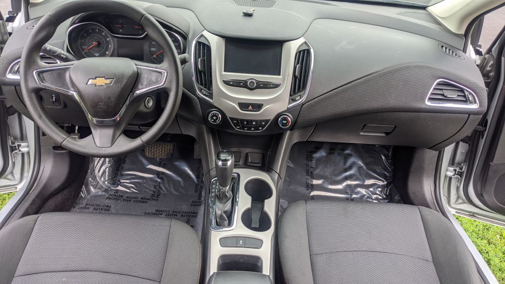 2018 Chevrolet Cruze Image 14