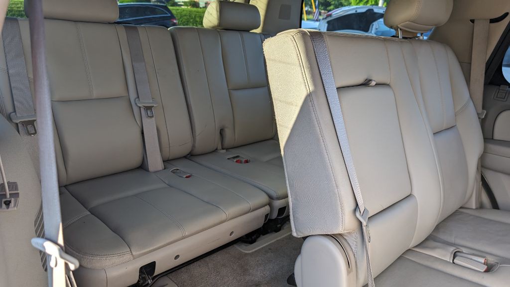 2010 GMC Yukon Image 12