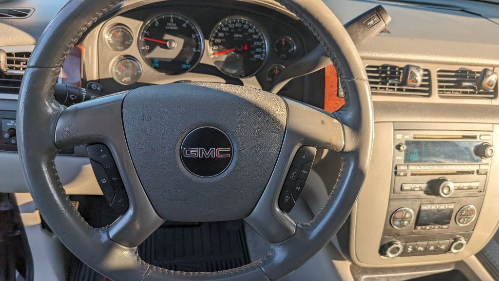 2010 GMC Yukon Image 17