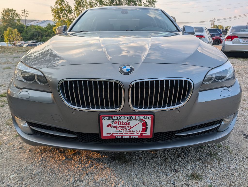2011 BMW 5 Series Image 2
