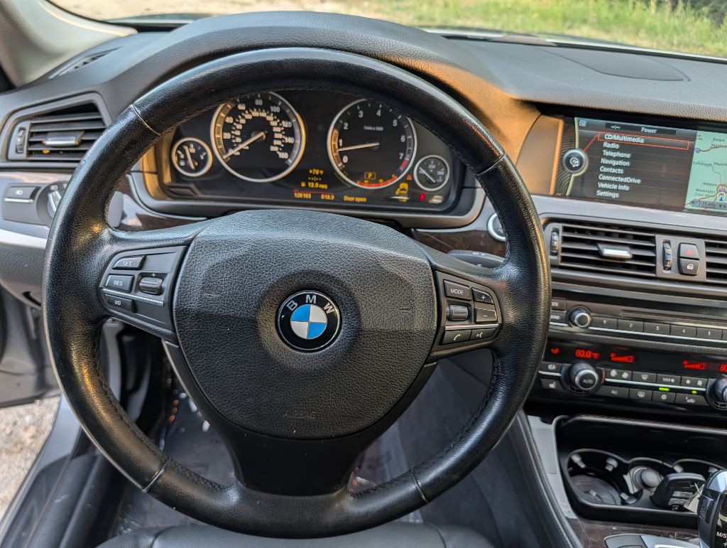 2011 BMW 5 Series Image 14