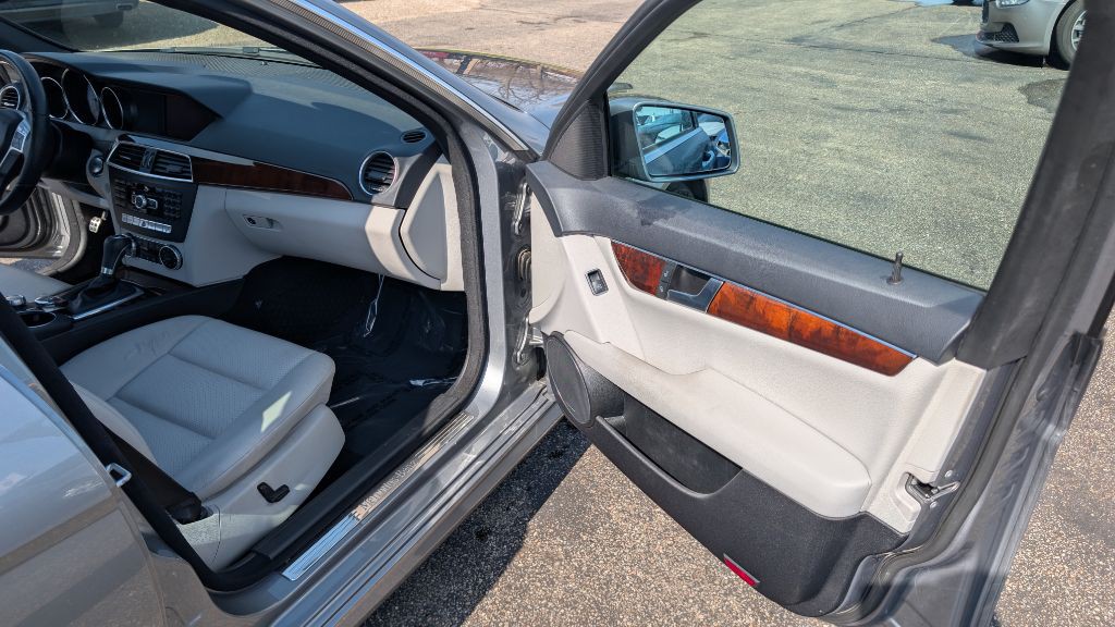 2014 Mercedes-Benz C-Class Image 9