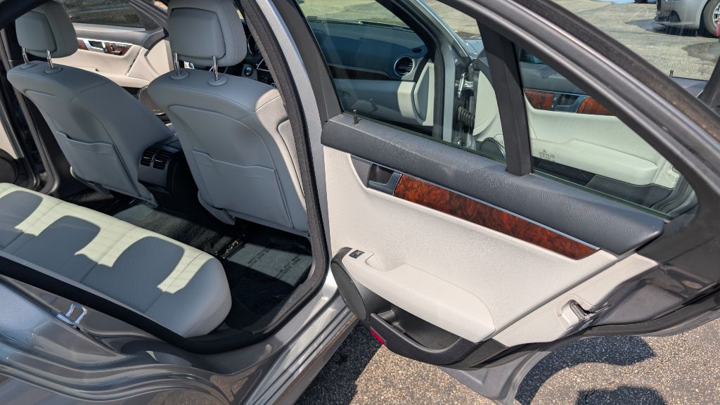 2014 Mercedes-Benz C-Class Image 10