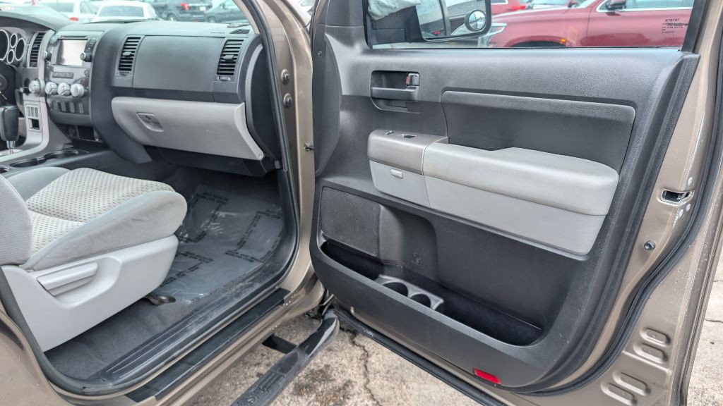 2013 Toyota Tundra Image 9