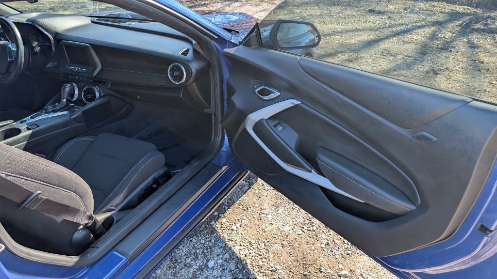 2020 Chevrolet Camaro Image 8