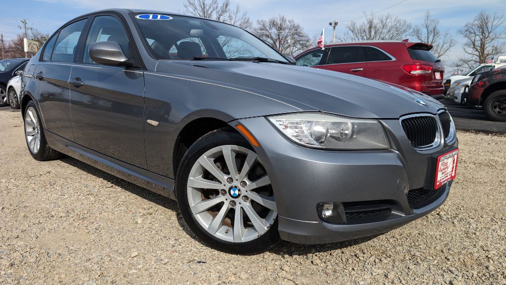 2011 BMW 3 Series Image 1