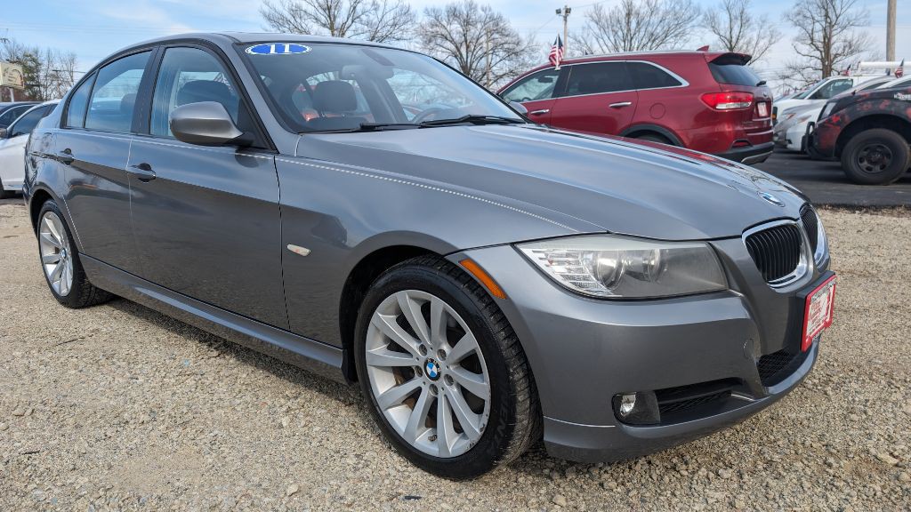 2011 BMW 3 Series Image 4