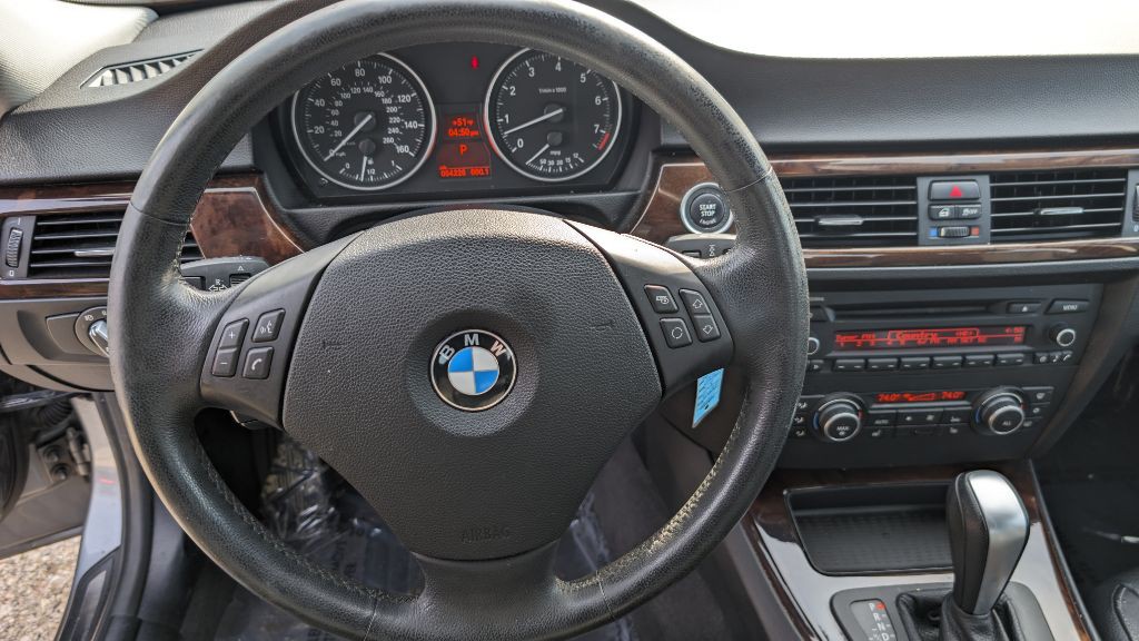 2011 BMW 3 Series Image 16