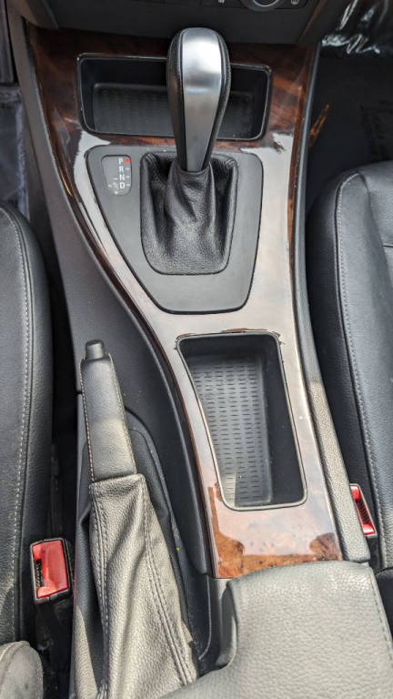 2011 BMW 3 Series Image 19