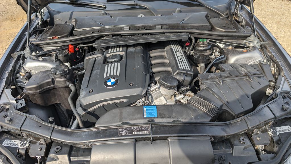 2011 BMW 3 Series Image 21