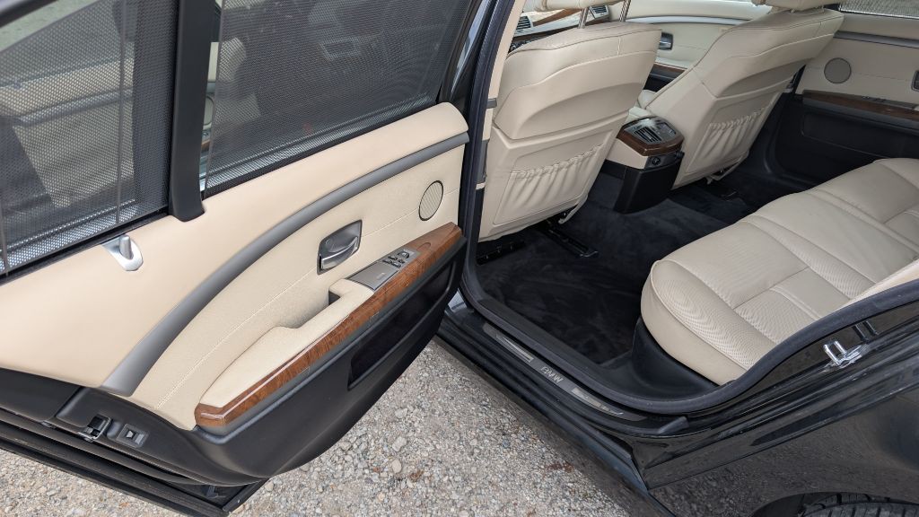 2007 BMW 7 Series Image 8