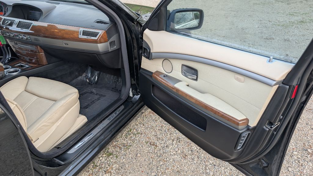 2007 BMW 7 Series Image 9