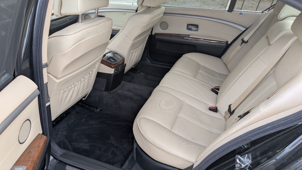 2007 BMW 7 Series Image 11