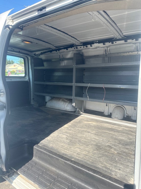 2013 Chevrolet Express Image 4