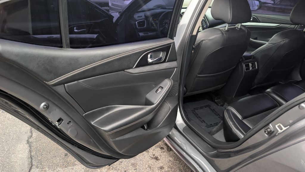 2018 Nissan Maxima Image 8