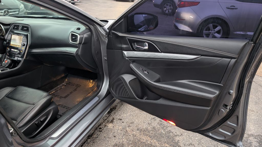 2018 Nissan Maxima Image 9
