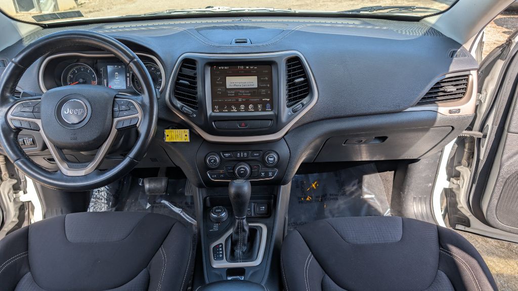 2015 Jeep Cherokee Image 12