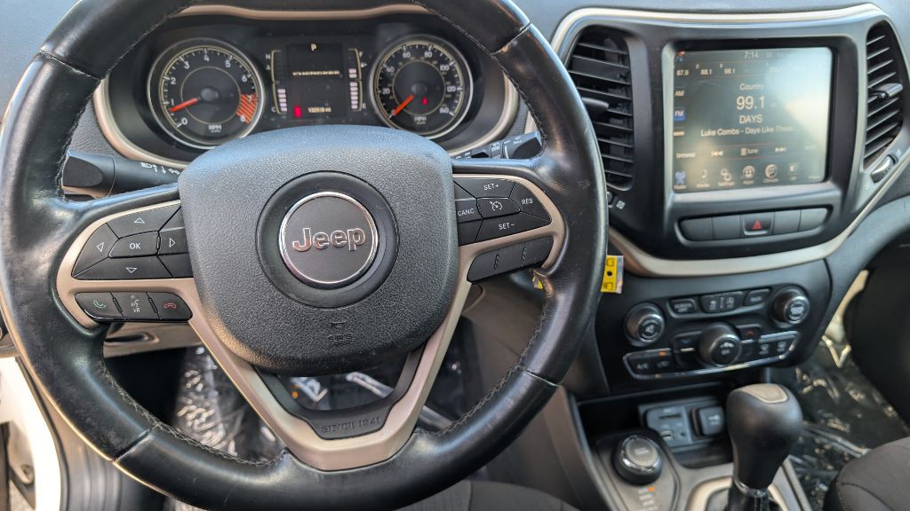 2015 Jeep Cherokee Image 13