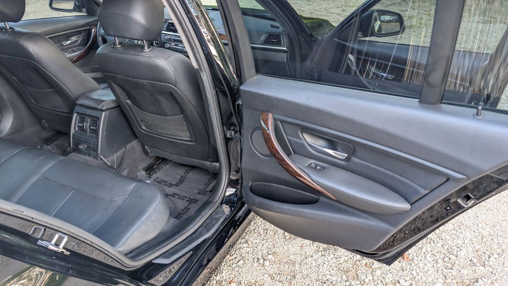 2015 BMW 3 Series Image 10
