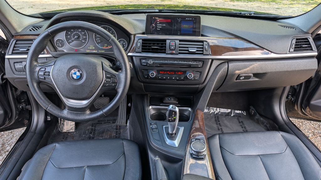 2015 BMW 3 Series Image 14