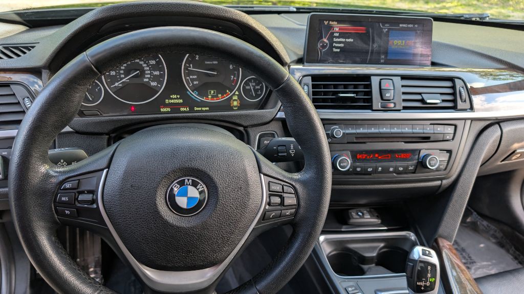 2015 BMW 3 Series Image 15