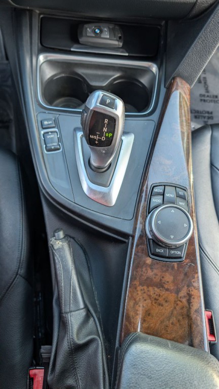 2015 BMW 3 Series Image 18