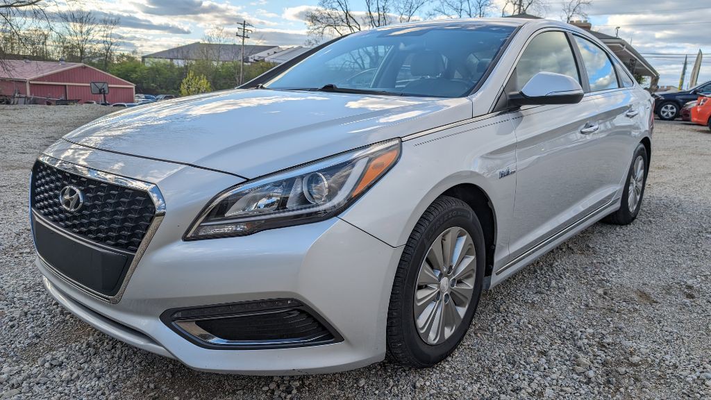 2016 Hyundai Sonata Image 2