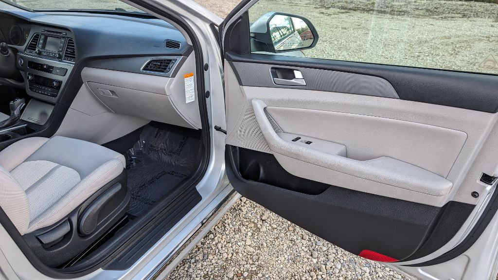 2016 Hyundai Sonata Image 9