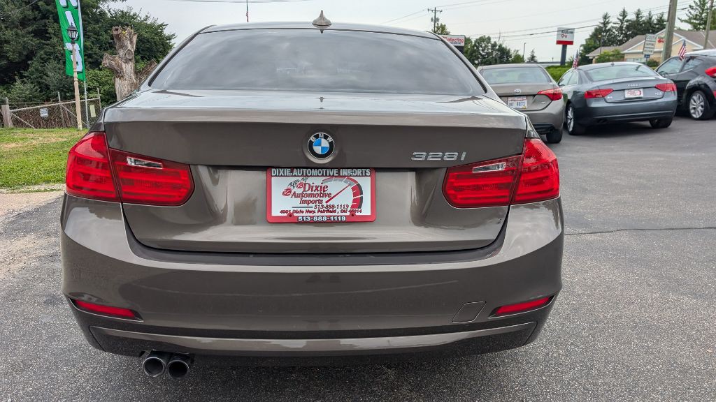 2013 BMW 3 Series Image 6