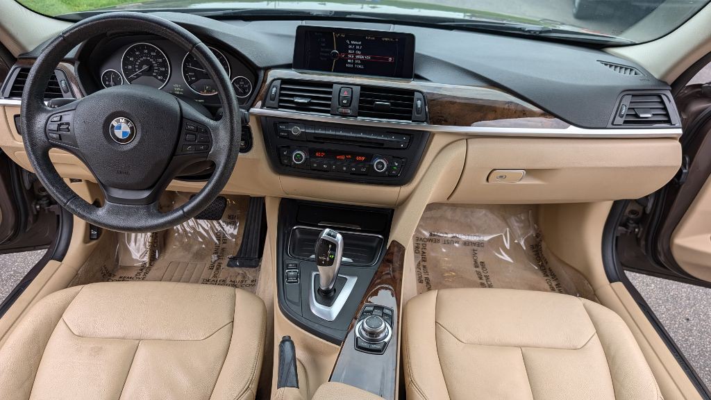 2013 BMW 3 Series Image 14