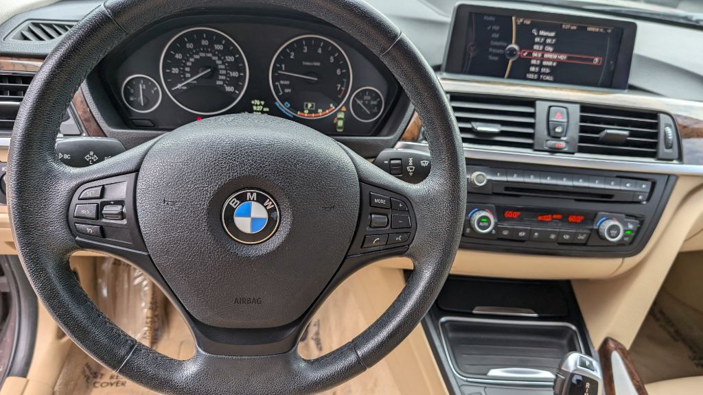 2013 BMW 3 Series Image 15