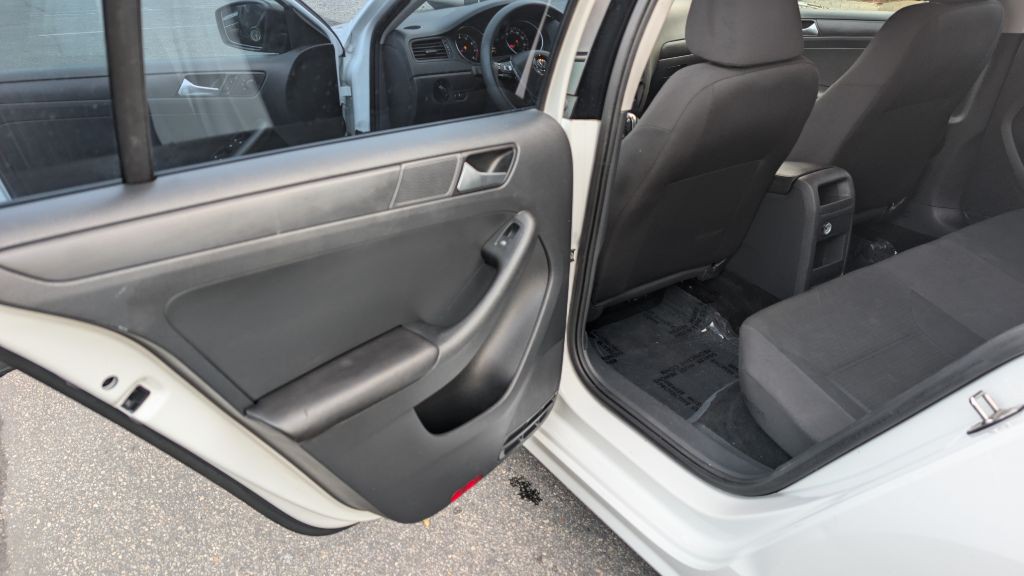 2015 Volkswagen Jetta Image 9