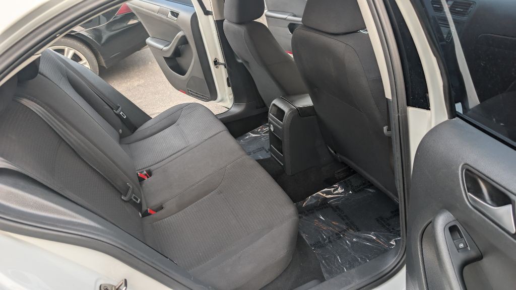 2015 Volkswagen Jetta Image 12