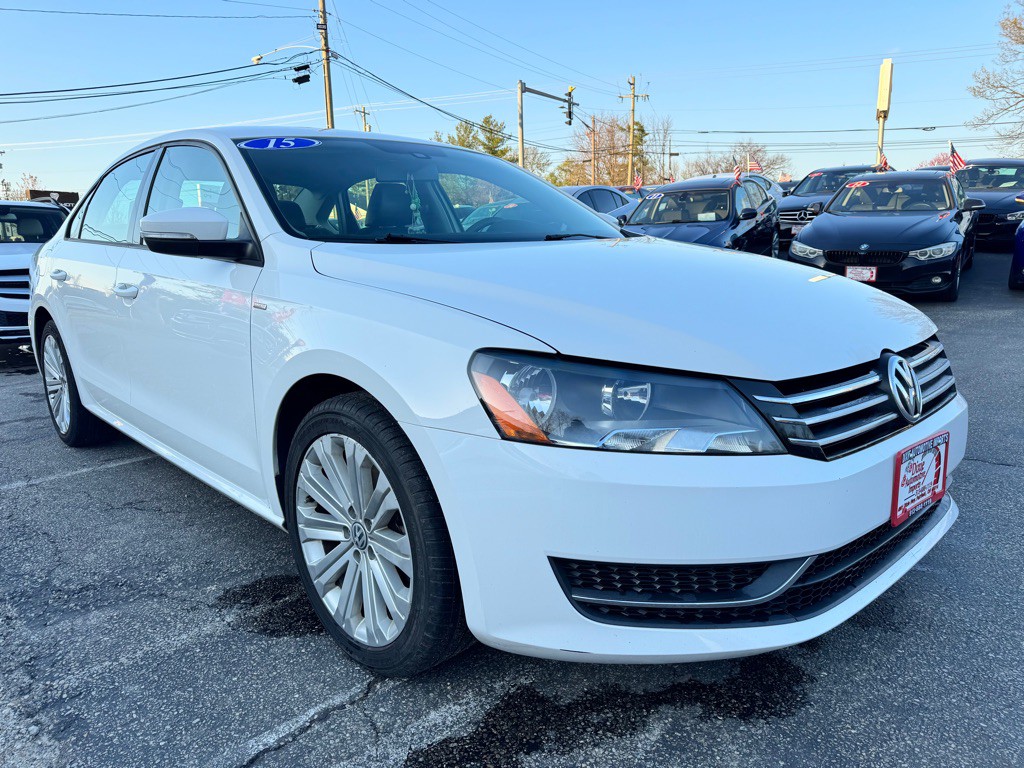 2015 Volkswagen Passat Image 4