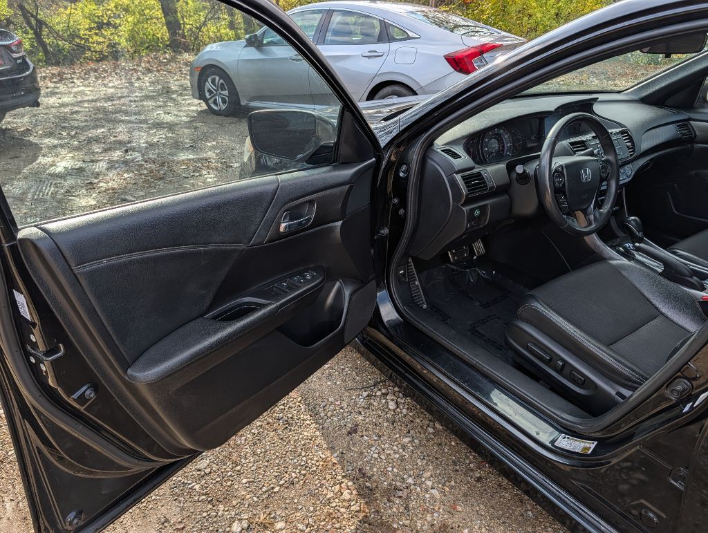 2017 Honda Accord Image 4