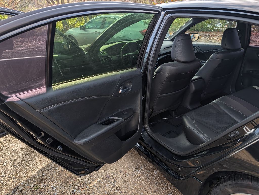 2017 Honda Accord Image 5
