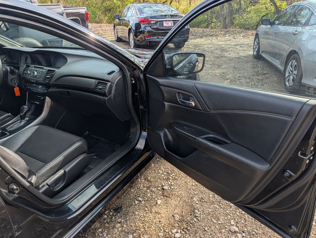 2017 Honda Accord Image 6