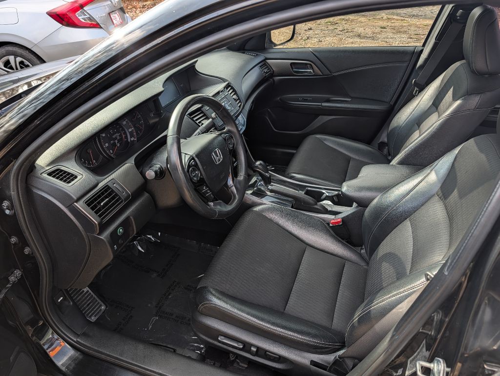 2017 Honda Accord Image 10