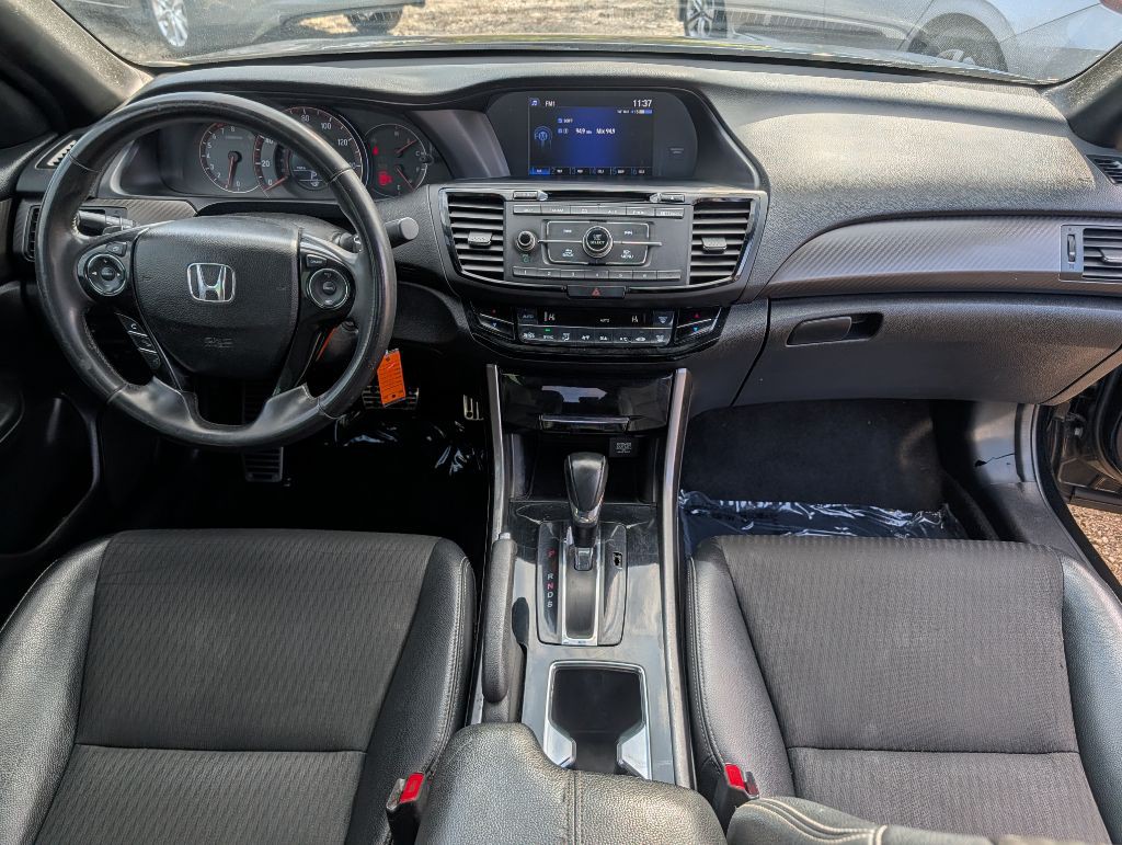 2017 Honda Accord Image 11