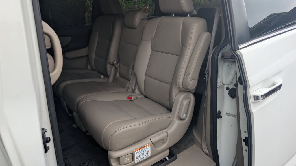 2012 Honda Odyssey Image 8