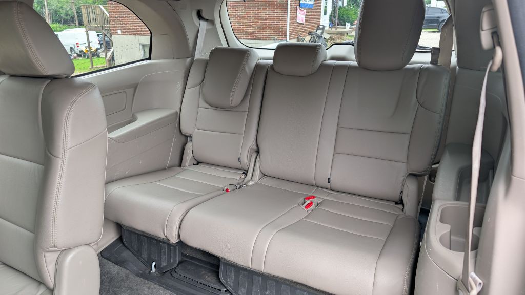 2012 Honda Odyssey Image 12