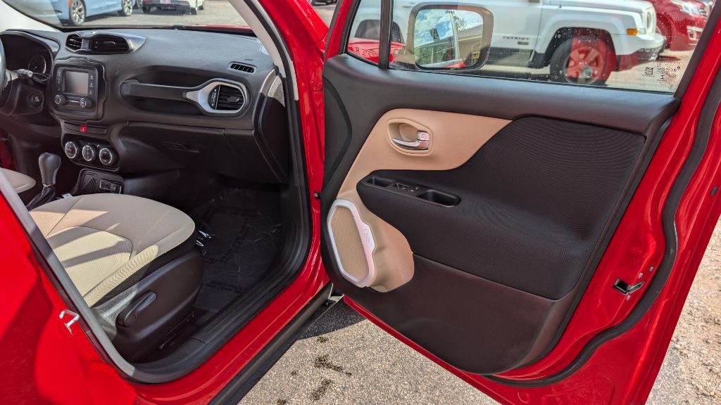 2015 Jeep Renegade Image 8