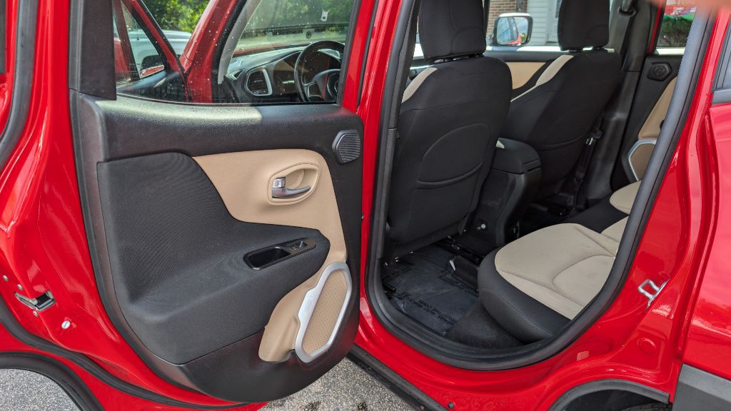 2015 Jeep Renegade Image 11