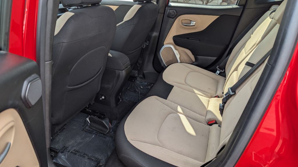2015 Jeep Renegade Image 12