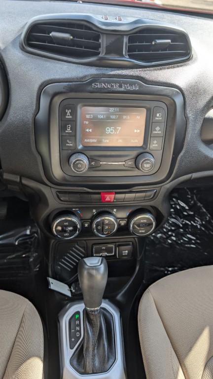 2015 Jeep Renegade Image 17
