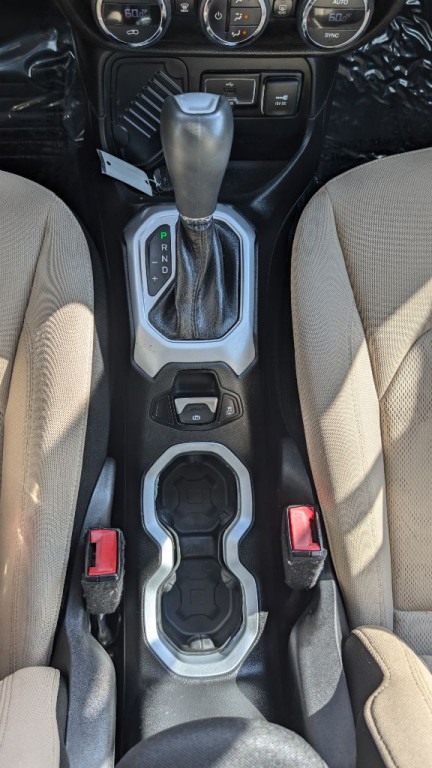 2015 Jeep Renegade Image 18