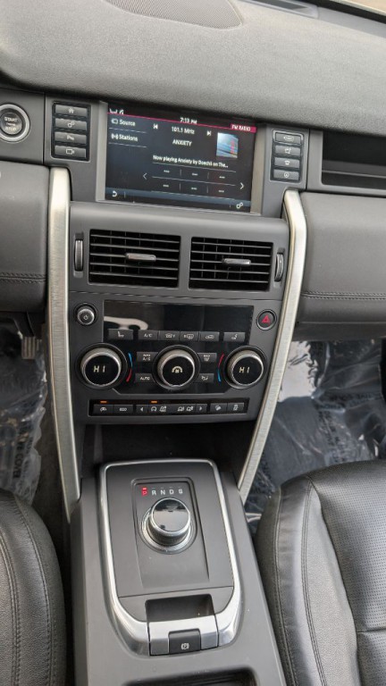 2017 Land Rover Discovery Sport Image 16